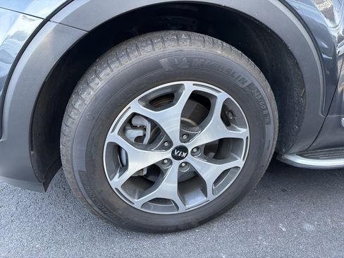 Used 2021 Kia Telluride EX image 12