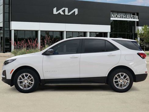 Used 2024 Chevrolet Equinox LS w/ Driver Confidence II Package AWD/4WD image 3