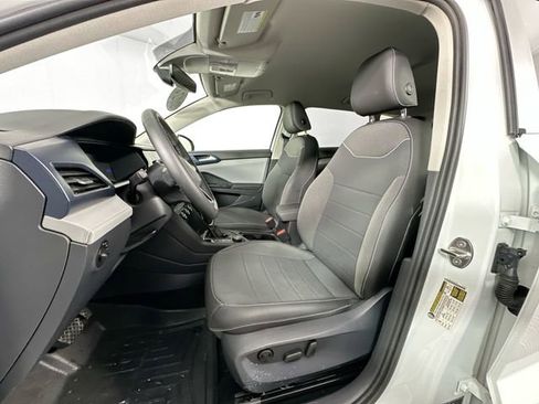 Used 2024 Volkswagen Taos SE image 18