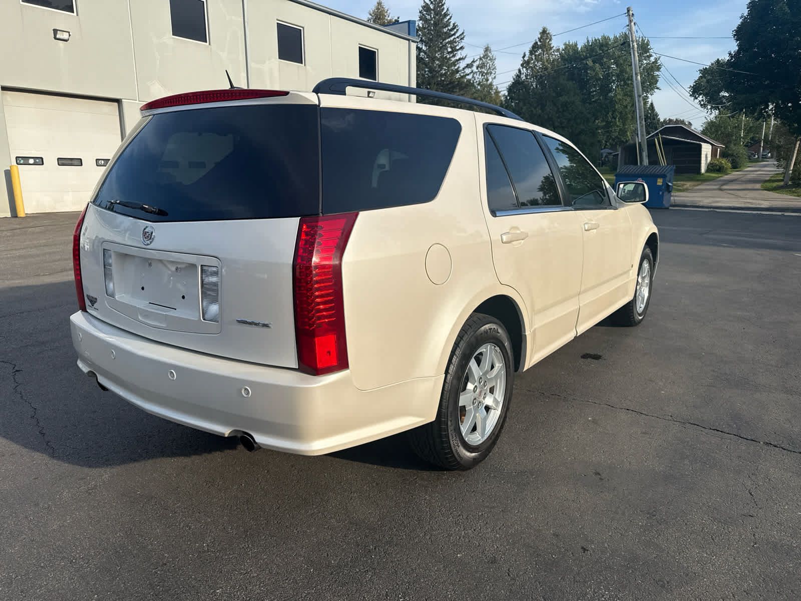 Used 2008 Cadillac SRX RWD image 3