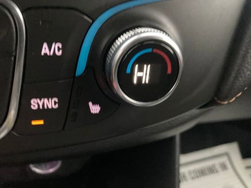 Used 2019 Chevrolet Traverse LT image 47