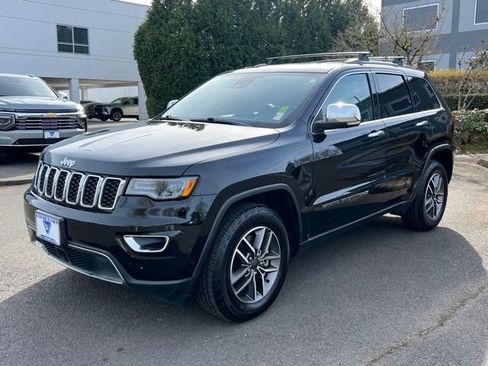 Used 2022 Jeep Grand Cherokee Limited w/ Trailer Tow Group IV image 3