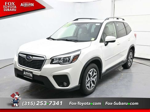 Used 2020 Subaru Forester Premium image 2
