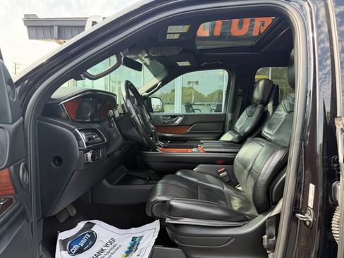Used 2021 Lincoln Navigator Reserve AWD/4WD image 8