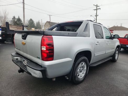 Used 2012 Chevrolet Avalanche LS image 5