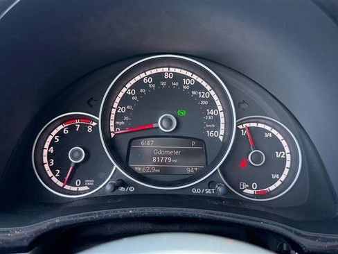 Used 2015 Volkswagen Beetle 1.8T Classic FWD image 21