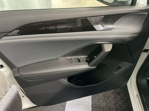 New 2026 Volkswagen Tiguan SEL R-Line AWD/4WD image 14