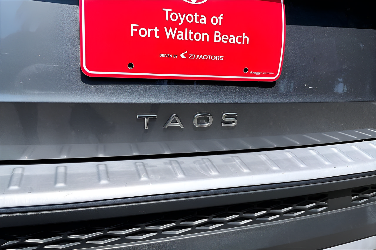 Used 2022 Volkswagen Taos SE w/ IQ.Drive SE Package FWD image 26