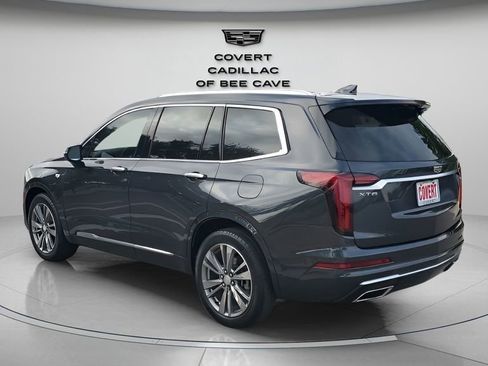 Used 2022 Cadillac XT6 Premium Luxury image 7