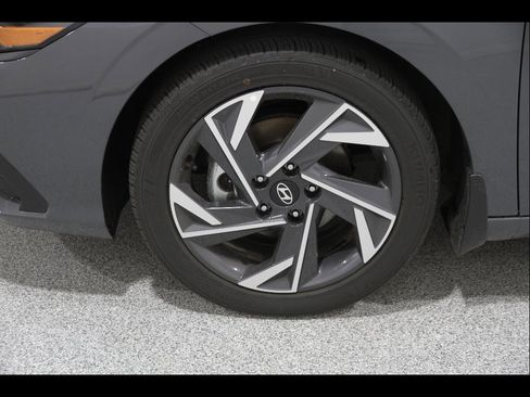 Certified 2025 Hyundai Elantra Sport FWD image 20