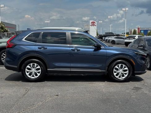 Used 2025 Honda CR-V LX image 7