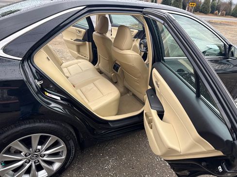 Used 2015 Toyota Camry XLE image 12
