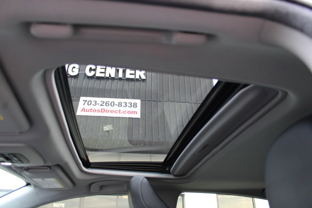 Used 2019 Toyota Camry SE w/ Convenience Package FWD image 14