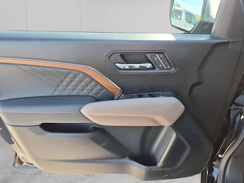 New 2026 GMC Canyon Denali w/ LPO, Denali Black Edition AWD/4WD image 33