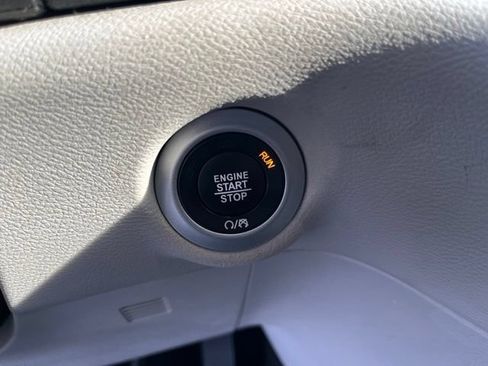 Used 2023 Chrysler Voyager LX FWD image 20