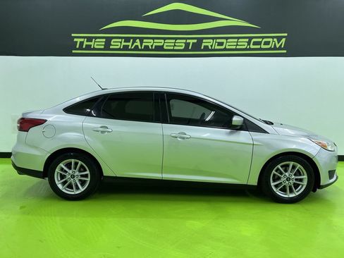 Used 2018 Ford Focus SE FWD image 11