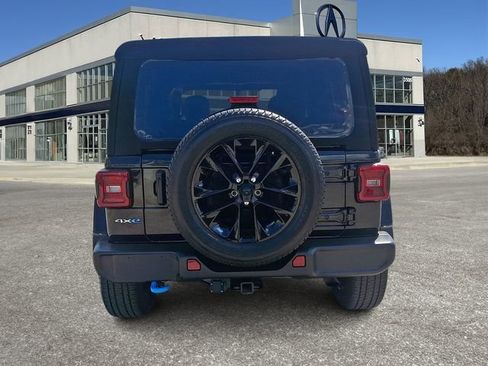 Used 2023 Jeep Wrangler Unlimited Sahara w/ Cold Weather Group AWD/4WD image 5