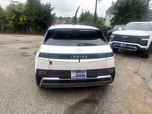 Used 2025 Hyundai Ioniq 5 SE RWD image 4