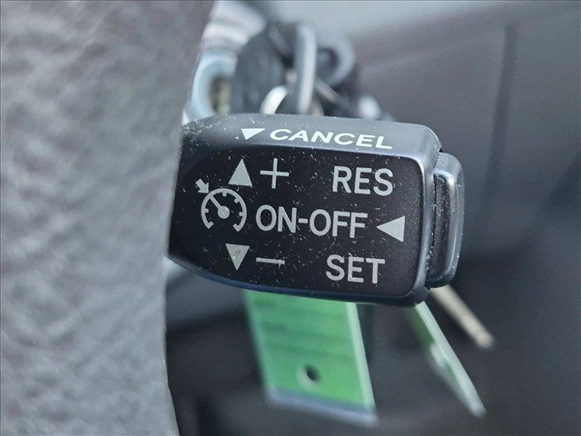 Used 2005 Toyota Highlander 4WD V6 w/ 3rd Row image 14