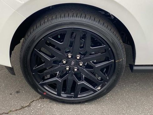 New 2026 Ford Expedition Platinum w/ Stealth Performance Package image 5