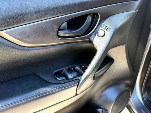 Used 2020 Nissan Rogue Sport S w/ Appearance Package image 11