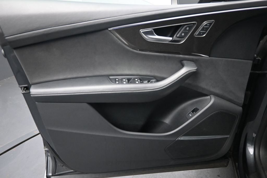 Used 2023 Audi SQ8 Prestige AWD/4WD image 25