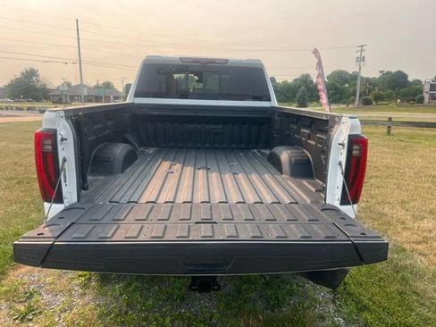 Used 2025 GMC Sierra 2500 Denali Ultimate AWD/4WD image 12