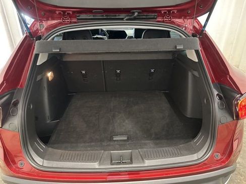 Used 2025 Chevrolet Trax LT w/ LT Convenience Package image 28