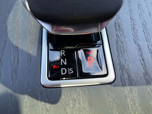 Used 2026 Land Rover Range Rover Evoque Dynamic SE AWD/4WD image 29