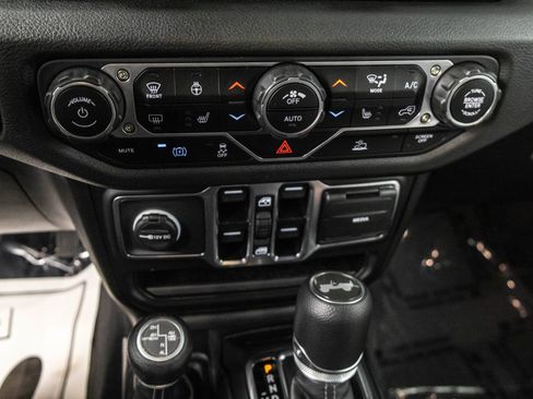Used 2025 Jeep Wrangler Unlimited Sport S 4xe w/ Convenience Group AWD/4WD image 27