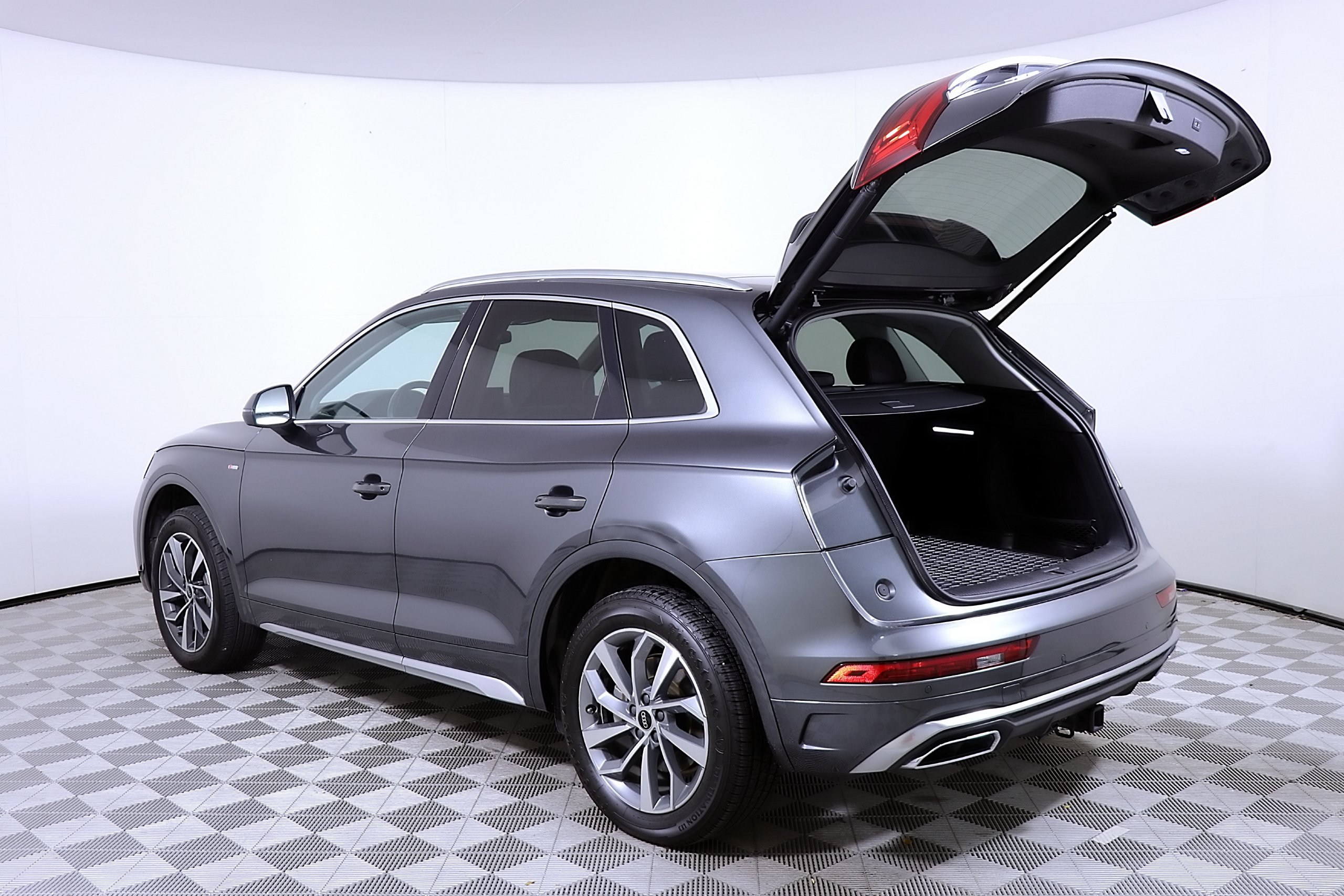 Used 2023 Audi Q5 2.0T Premium Plus w/ Premium Plus Package AWD/4WD image 10