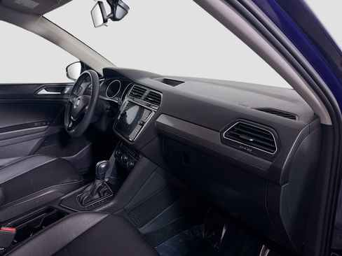 Used 2021 Volkswagen Tiguan SE FWD image 30