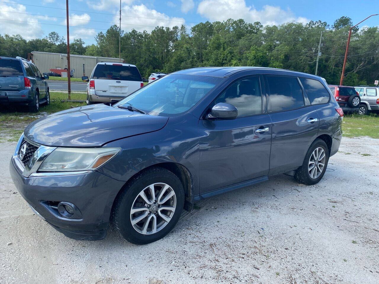 Used 2014 Nissan Pathfinder S FWD image 2