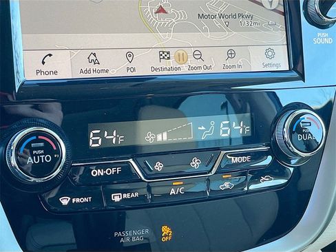 Used 2023 Nissan Murano Platinum w/ Cargo Package image 16