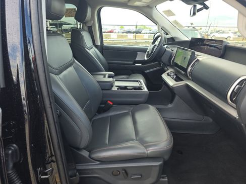 Used 2025 Ford Expedition Active AWD/4WD image 9