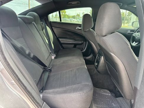 Used 2013 Dodge Charger SE RWD image 17