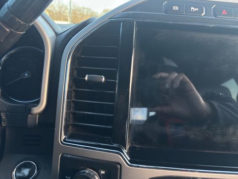 Used 2022 Ford F350 Lariat w/ Tremor Off-Road Package image 30