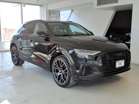 Used 2023 Audi Q8 Premium Plus w/ Premium Plus Package image 3