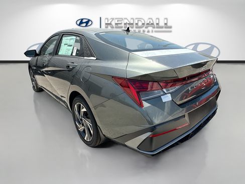 New 2026 Hyundai Elantra Limited FWD image 4