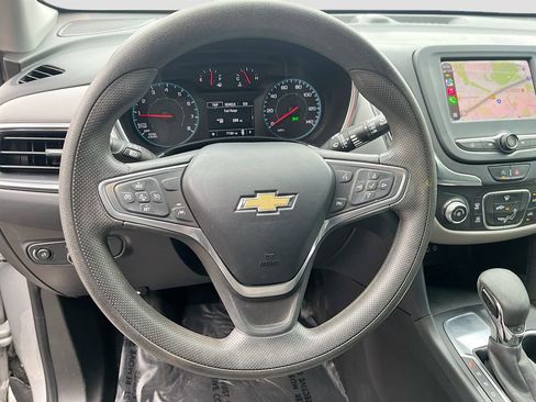 Used 2022 Chevrolet Equinox LS FWD image 11