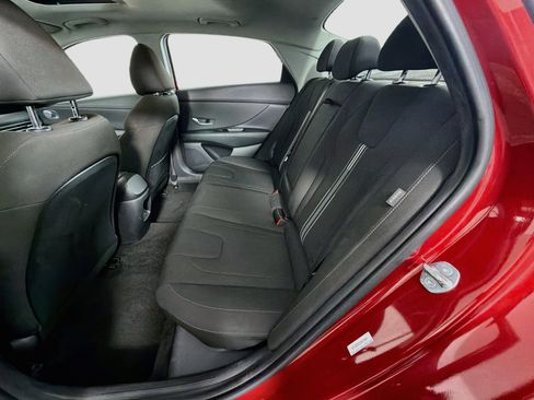 Used 2025 Hyundai Elantra SEL FWD image 30