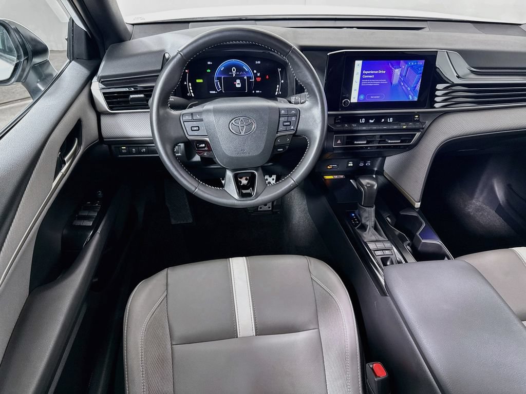 Used 2025 Toyota Camry SE w/ Convenience Package FWD image 21