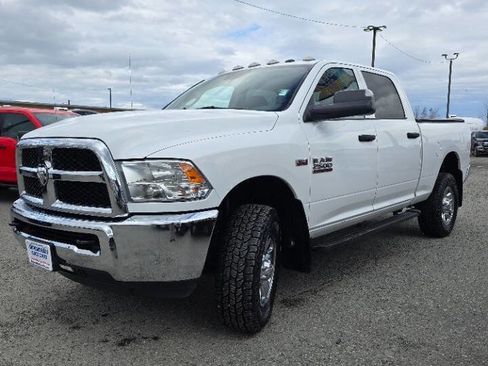 Used 2018 RAM 2500 Tradesman w/ Chrome Appearance Group AWD/4WD image 2