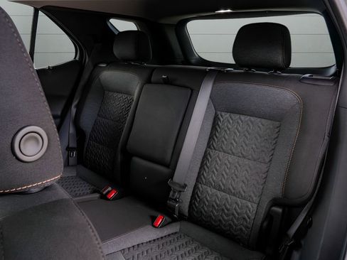 Used 2023 Chevrolet Equinox LT FWD image 31
