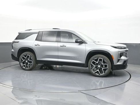 New 2026 Chevrolet Traverse High Country w/ LPO, Floor Liner Package FWD image 18