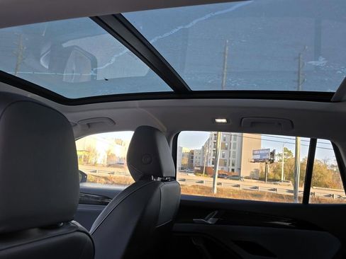 New 2026 Volkswagen Tiguan SE image 23