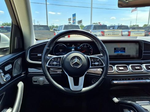 Used 2023 Mercedes-Benz GLS 450 4MATIC image 15