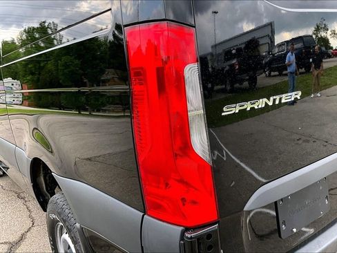 Used 2024 Mercedes-Benz Sprinter 144 Cargo image 27