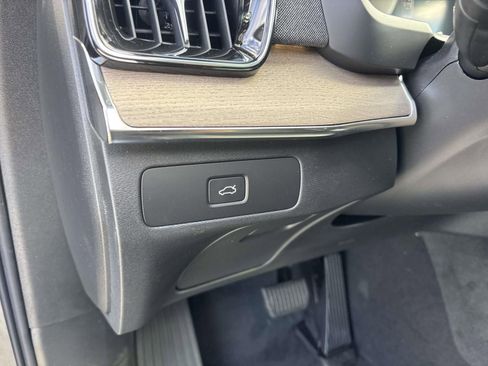 Used 2026 Volvo XC90 B5 Plus w/ Protection Package Premier AWD/4WD image 15