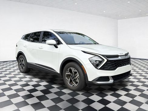 Used 2023 Kia Sportage LX FWD image 3